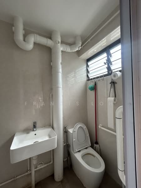 421 Fajar Road, 421 Fajar Road, Room Rental, 100 sqft, HDB Flat For Rent, by Francis Loh, 500158201 - Bathroom - PropertyGuru.com.sg