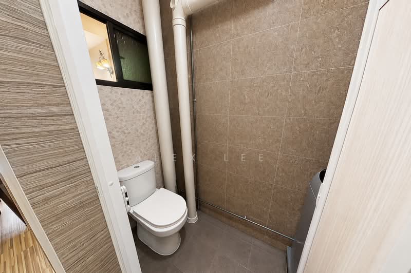 221 Hougang Street 21, 221 Hougang Street 21, 4 Bedrooms, 1,593 sqft, HDB Flat For Sale, by Alex Lee, 500158225 - Common Bathroom - PropertyGuru.com.sg
