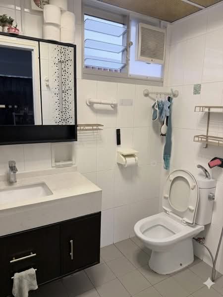 327C Sumang Walk, 327C Sumang Walk, 2 Bedrooms, 732 sqft, HDB Flat For Sale, by Elsa Yeo, 500158244 - Bathroom - PropertyGuru.com.sg