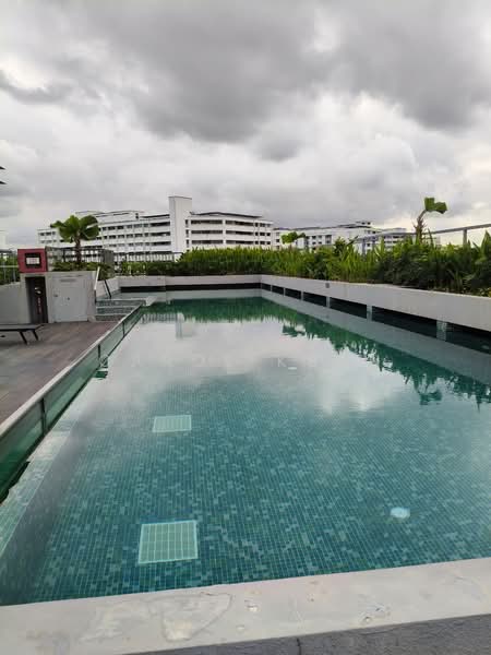 The Navian, Jalan Eunos, 2 Bedrooms, 646 sqft, Condominium For Sale, by Carol Kuan, 500158254 - Pool - PropertyGuru.com.sg
