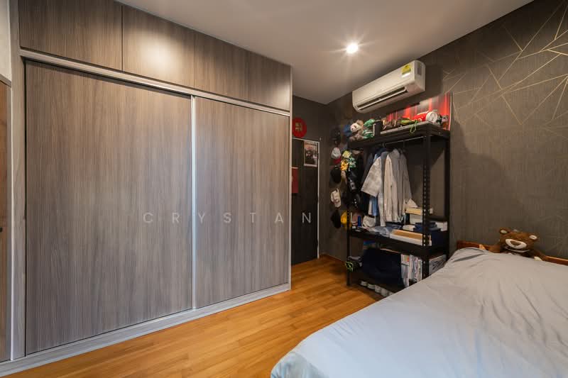 Super Cheap Freehold 4 Bedroom Mins walk to MRT, , 4 Bedrooms, 1,281 sqft, Apartment For Sale, by Crystan Lim, 500158261 - Common Bedroom 2 - PropertyGuru.com.sg