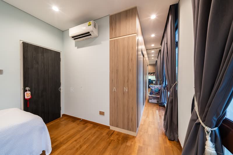 Super Cheap Freehold 4 Bedroom Mins walk to MRT, , 4 Bedrooms, 1,281 sqft, Apartment For Sale, by Crystan Lim, 500158261 - Common Bedroom 3 - PropertyGuru.com.sg