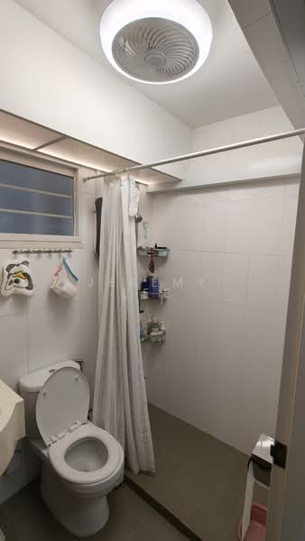 287A Compassvale Crescent, 287A Compassvale Crescent, 3 Bedrooms, 1,033 sqft, HDB Flat For Sale, by Jeremy Lee, 500158268 - Bathroom - PropertyGuru.com.sg