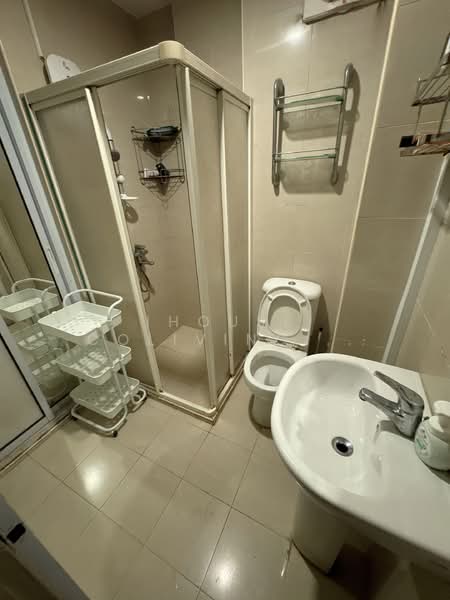 Wilkie Apartments, 59 Wilkie Road, Room Rental, 80 sqft, Condominium For Rent, by Hilda, 500158274 - Bathroom - PropertyGuru.com.sg