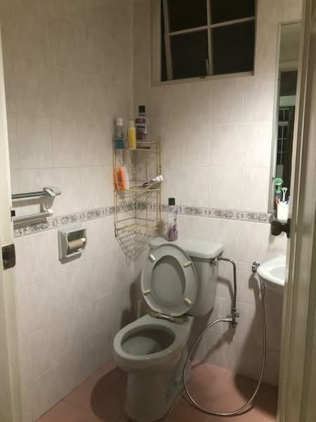 Versailles, 133 Hemmant Road, Room Rental, 150 sqft, Condominium For Rent, by Cindy Chew, 500158287 - Bathroom - PropertyGuru.com.sg