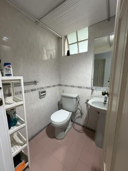 Versailles, 133 Hemmant Road, Room Rental, 150 sqft, Condominium For Rent, by Cindy Chew, 500158287 - Bathroom - PropertyGuru.com.sg