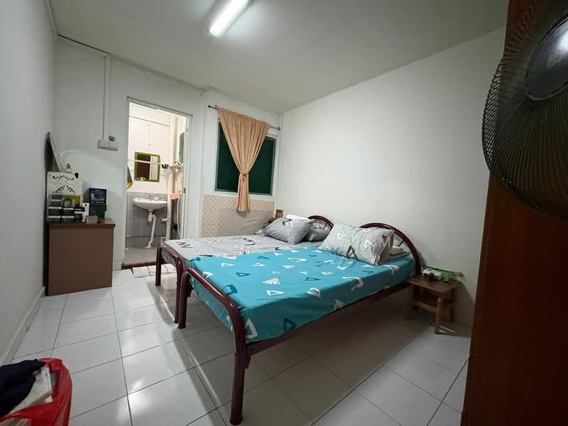 363 Bukit Batok Street 31, 363 Bukit Batok Street 31, 2 Bedrooms, 732 sqft, HDB Flat For Sale, by Esther Lim, 500158305 - Bedroom - PropertyGuru.com.sg