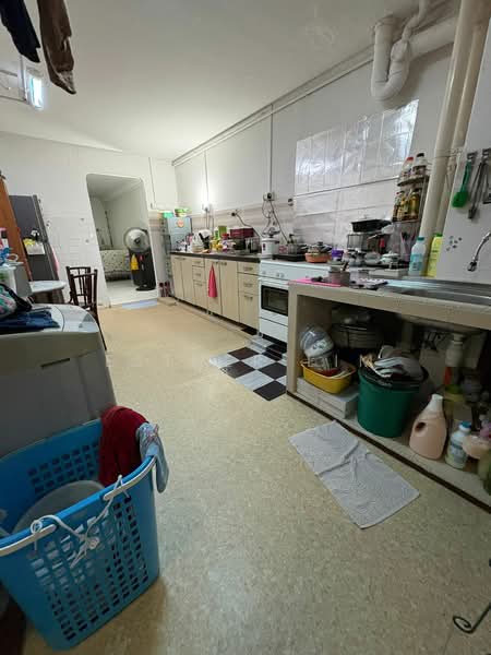 363 Bukit Batok Street 31, 363 Bukit Batok Street 31, 2 Bedrooms, 732 sqft, HDB Flat For Sale, by Esther Lim, 500158305 - Kitchen - PropertyGuru.com.sg