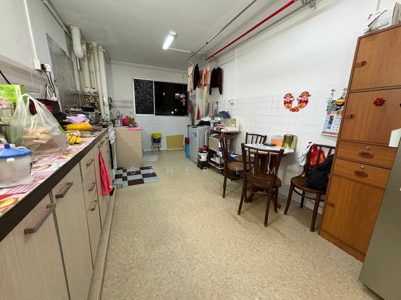 363 Bukit Batok Street 31, 363 Bukit Batok Street 31, 2 Bedrooms, 732 sqft, HDB Flat For Sale, by Esther Lim, 500158305 - Kitchen - PropertyGuru.com.sg