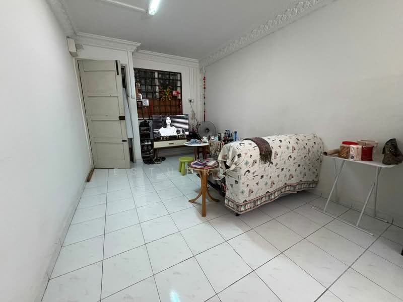363 Bukit Batok Street 31, 363 Bukit Batok Street 31, 2 Bedrooms, 732 sqft, HDB Flat For Sale, by Esther Lim, 500158305 - Living Room - PropertyGuru.com.sg