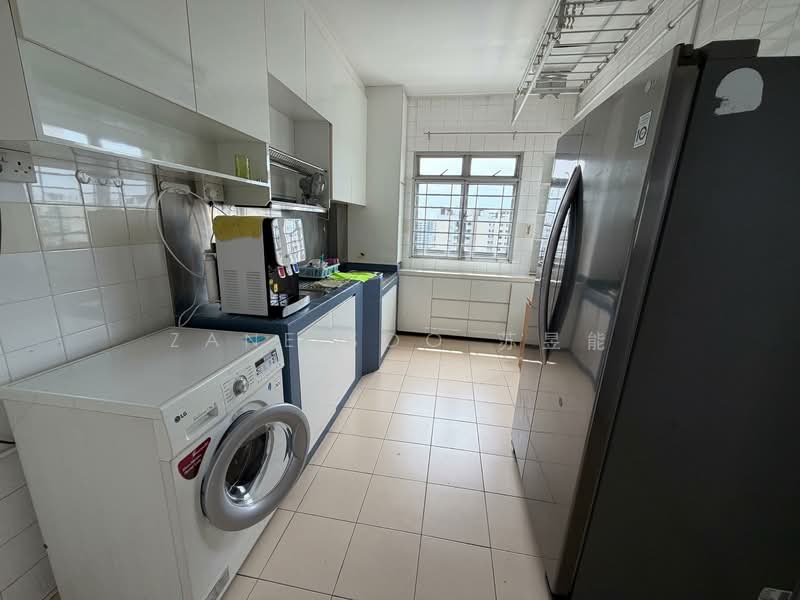 185D Rivervale Crescent, 185D Rivervale Crescent, 3 Bedrooms, 979 sqft, HDB Flat For Rent, by Zane Soo 苏昱能, 500158309 - Kitchen - PropertyGuru.com.sg