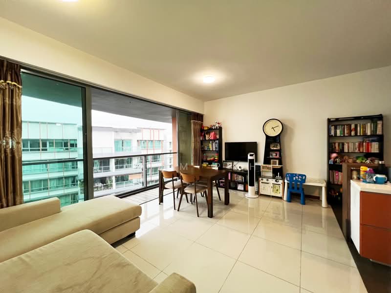 Double Bay Residences, 17A Simei Street 4, 2 Bedrooms, 1,001 sqft, Condominium For Sale, by Adam Peh, 500158315 - Living Room - PropertyGuru.com.sg
