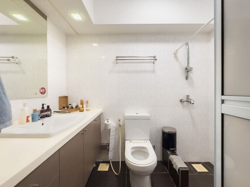 669B Jurong West Street 64, 669B Jurong West Street 64, 4 Bedrooms, 1,399 sqft, HDB Flat For Sale, by Ron Teo, 500158316 - Bathroom - PropertyGuru.com.sg