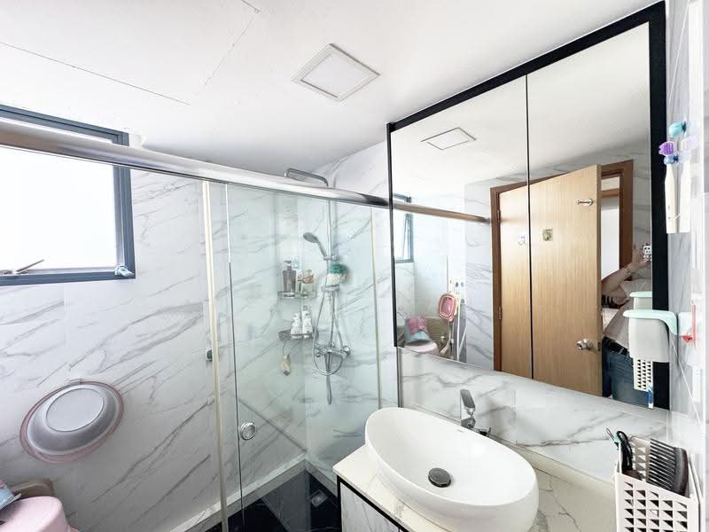 Blue Horizon, 23 West Coast Crescent, Buona Vista / West Coast / Clementi New Town, 2 Bedrooms, 904 sqft, Condominium For Sale, by Helen Yau, 500158317 - Bathroom - PropertyGuru.com.sg
