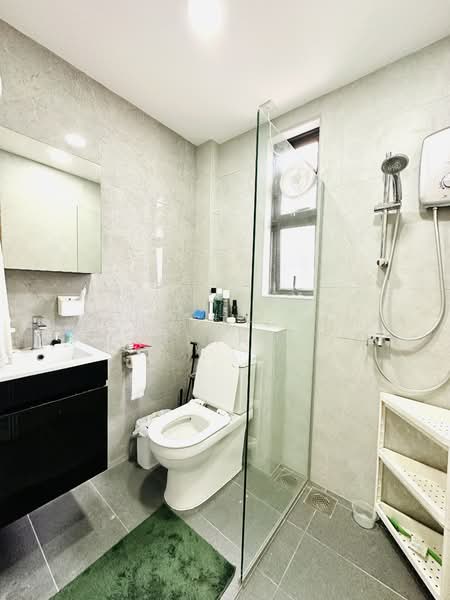Eng Aun Mansion, 304 - 304C Thomson Road, Room Rental, 150 sqft, Apartment For Rent, by Kenneth Lim Rihao, 500158322 - Bathroom - PropertyGuru.com.sg