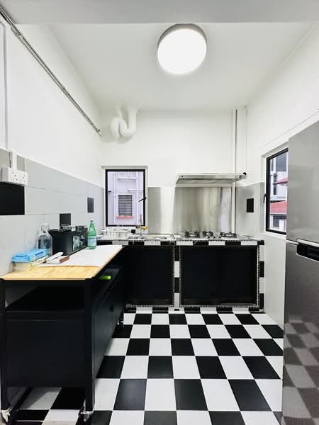 Eng Aun Mansion, 304 - 304C Thomson Road, Room Rental, 150 sqft, Apartment For Rent, by Kenneth Lim Rihao, 500158322 - Kitchen - PropertyGuru.com.sg
