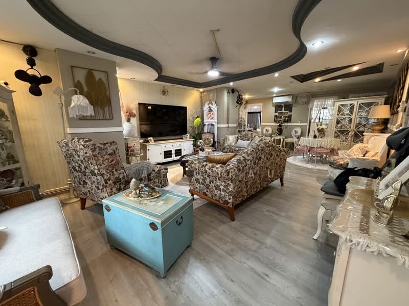 659 Choa Chu Kang Crescent, 659 Choa Chu Kang Crescent, 3 Bedrooms, 1,345 sqft, HDB Flat For Sale, by Syafiq Rauf, 500158324 - Living Room - PropertyGuru.com.sg