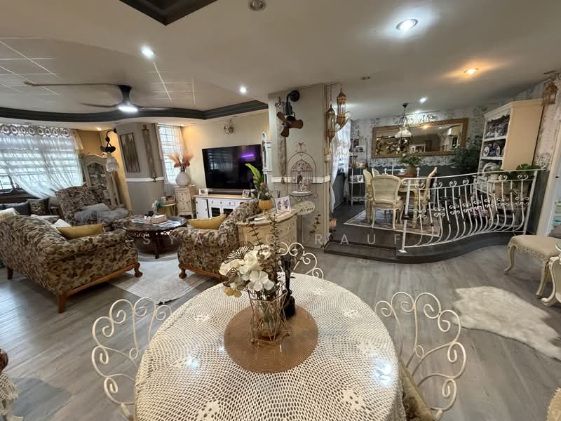 659 Choa Chu Kang Crescent, 659 Choa Chu Kang Crescent, 3 Bedrooms, 1,345 sqft, HDB Flat For Sale, by Syafiq Rauf, 500158324 - Living Room - PropertyGuru.com.sg