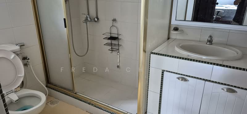 66 Watten Heights, S287488, 66 Watten Heights, Room Rental, 180 sqft, Bungalow House For Rent, by Freda Chang, 500158352 - Bathroom - PropertyGuru.com.sg