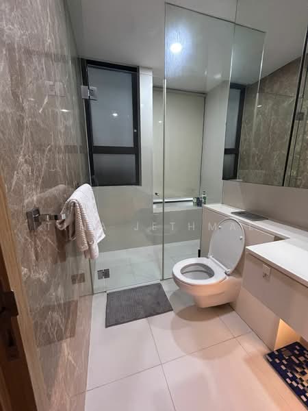 d'Leedon (Former Farrer Court), 7 Leedon Heights, 3 Bedrooms, 1,216 sqft, Condominium For Rent, by Tina Jethmal, 500158366 - Bathroom - PropertyGuru.com.sg