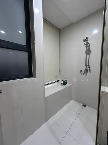d'Leedon (Former Farrer Court), 7 Leedon Heights, 3 Bedrooms, 1,216 sqft, Condominium For Rent, by Tina Jethmal, 500158366 - Bathroom - PropertyGuru.com.sg