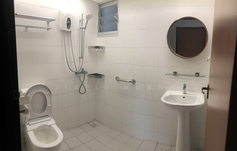 430A Yishun Avenue 11, 430A Yishun Avenue 11, 3 Bedrooms, 1,100 sqft, HDB Flat For Rent, by Jialin Huang, 500158367 - Bathroom - PropertyGuru.com.sg