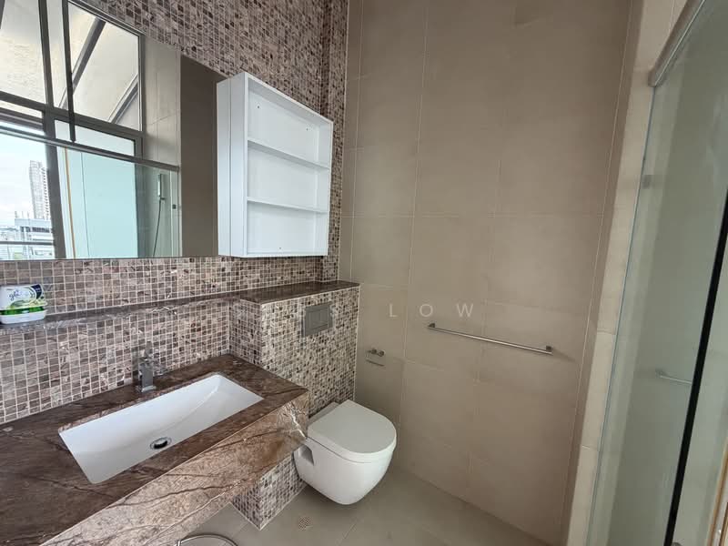 The Axis, 47 Mandalay Road, 2 Bedrooms, 786 sqft, Apartment For Rent, by Sebs Low, 500158368 - Bathroom - PropertyGuru.com.sg