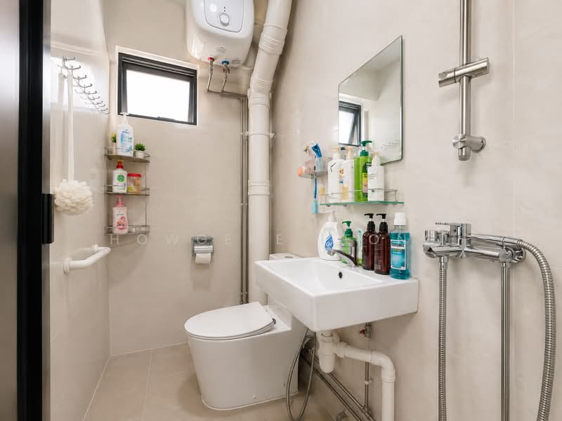302 Woodlands Street 31, 302 Woodlands Street 31, 4 Bedrooms, 1,421 sqft, HDB Flat For Sale, by Howgene Leong, 500158375 - Bathroom - PropertyGuru.com.sg