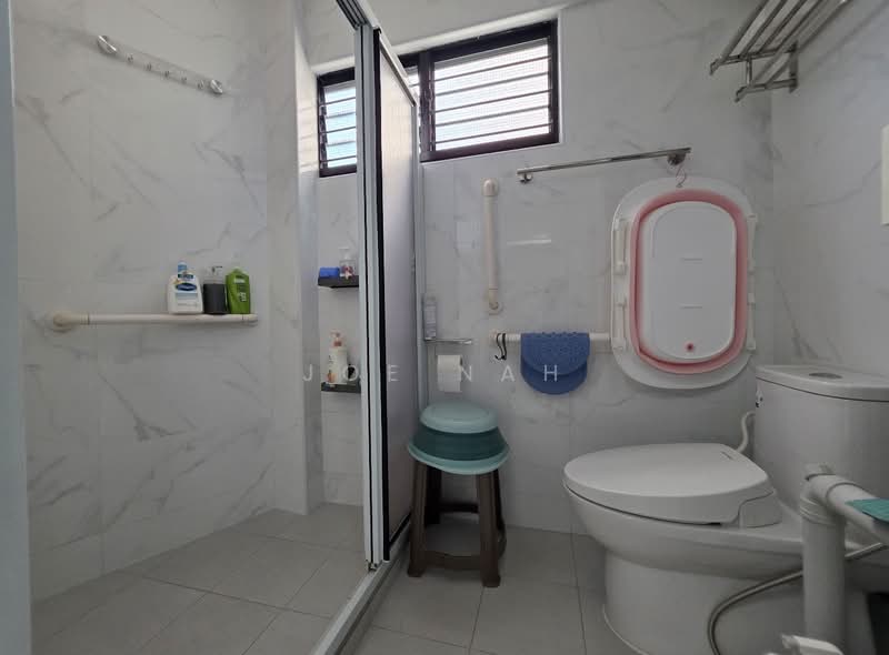 934 Tampines Street 91, 934 Tampines Street 91, 3 Bedrooms, 1,152 sqft, HDB Flat For Sale, by Joe Nah, 500158380 - Bathroom - PropertyGuru.com.sg