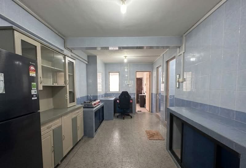 112 Ho Ching Road, 112 Ho Ching Road, 2 Bedrooms, 731 sqft, HDB Flat For Sale, by Sandy Hong, 500158381 - Kitchen - PropertyGuru.com.sg