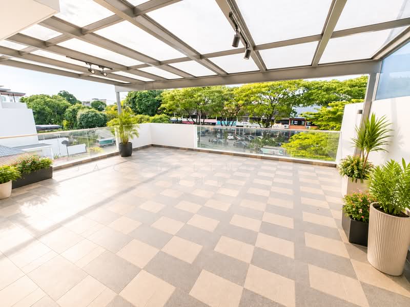 Jalan Kelulut, Jalan Kelulut, 6 Bedrooms, 6,500 sqft, Semi-Detached House For Sale, by Jacqueline Tay 戴利霞, 500158392 - Balcony - PropertyGuru.com.sg