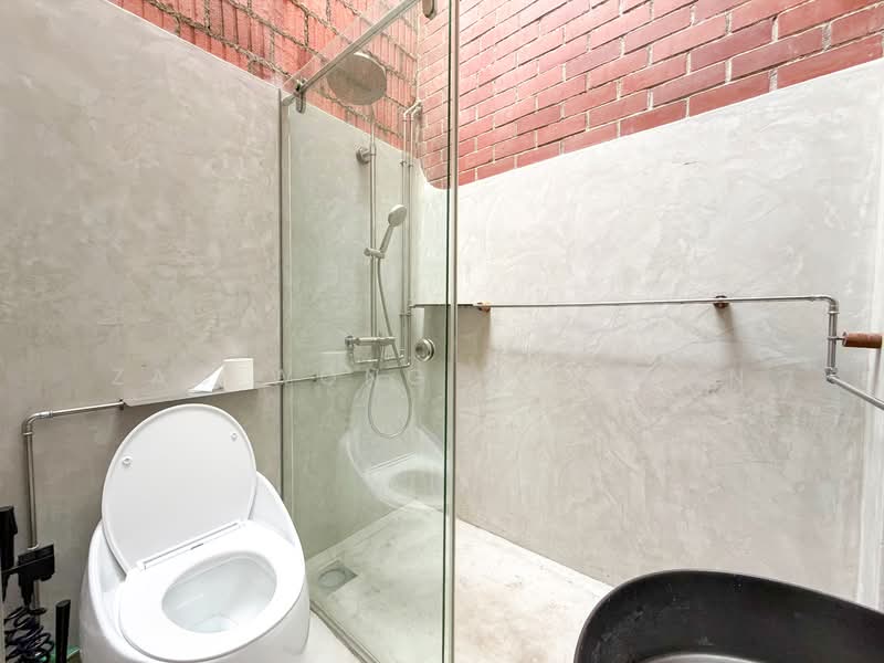 Opera Estate, 23 Elite Terrace, 3 Bedrooms, 2,500 sqft, Terraced House For Rent, by Zac Wong Wey Han, 500158400 - Bathroom - PropertyGuru.com.sg