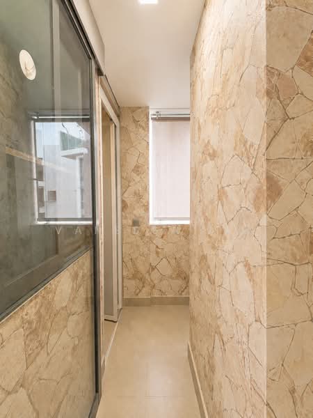 Riversails, 8 Upper Serangoon Crescent, 3 Bedrooms, 1,033 sqft, Condominium For Sale, by Vanessa Sim, 500158403 - Corridor - PropertyGuru.com.sg