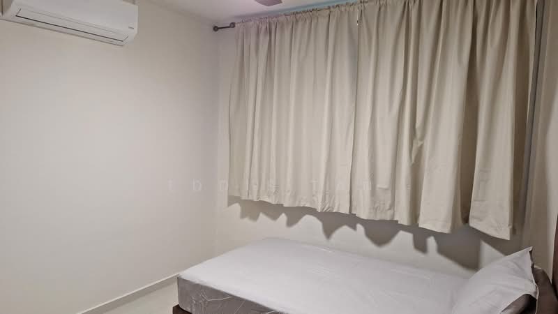 602 Hougang Avenue 4, 602 Hougang Avenue 4, Room Rental, 200 sqft, HDB Flat For Rent, by Eddie Tan, 500158413 - Bedroom - PropertyGuru.com.sg