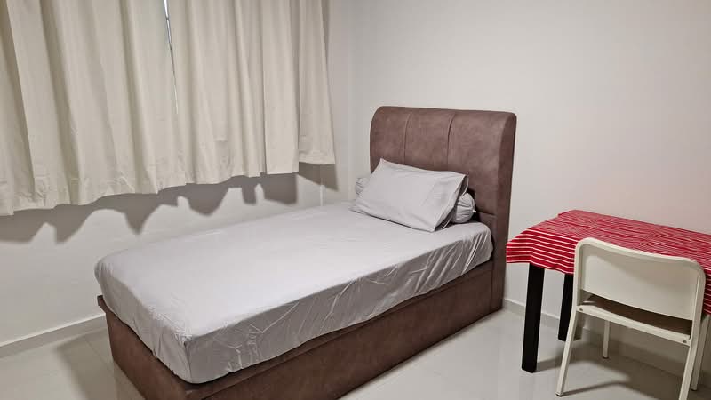 602 Hougang Avenue 4, 602 Hougang Avenue 4, Room Rental, 200 sqft, HDB Flat For Rent, by Eddie Tan, 500158413 - Bedroom - PropertyGuru.com.sg