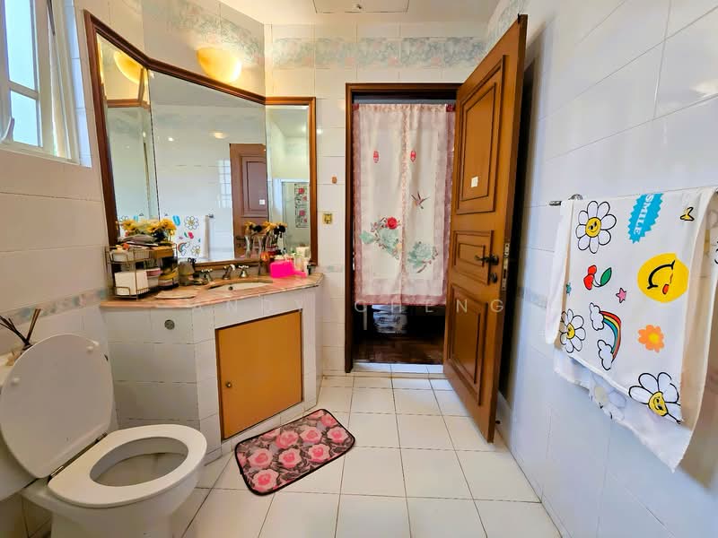 Tai Keng Gardens, Tai Keng Gardens / Jalan Lokam / Paya Lebar Crescent, 5 Bedrooms, 3,600 sqft, Corner Terrace For Sale, by Andy Cheng, 500158422 - Bathroom - PropertyGuru.com.sg