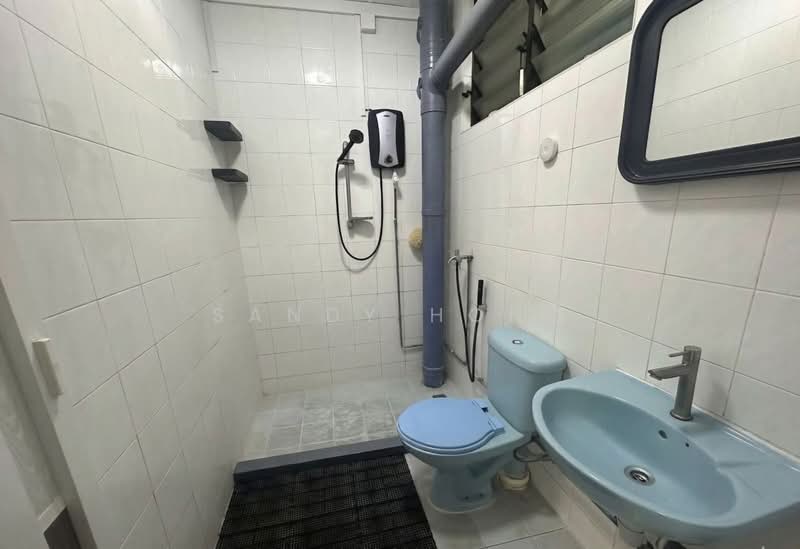 288B Jurong East Street 21, 288B Jurong East Street 21, 3 Bedrooms, 1,076 sqft, HDB Flat For Sale, by Sandy Hong, 500158425 - Bathroom - PropertyGuru.com.sg