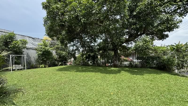 Low $1xxxPsf⭐️Elevated Squarish $10.xM Bungalow⭐️Botanic Setting⭐️Dickson☎️94.88.40.80⭐️, Cashew Chestnut Drive Chestnut Crescent Chestnut Close Chestnut Terrace Chestnut Lane Garden Almond Crescent Street Avenue Diary Farm, 4 Bedrooms, 1,600 sqft, Bungalow House For Sale, by Dickson Neo, 500158427 - Garden - PropertyGuru.com.sg