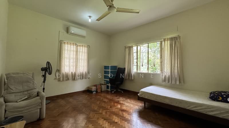 Low $1xxxPsf⭐️Elevated Squarish $10.xM Bungalow⭐️Botanic Setting⭐️Dickson☎️94.88.40.80⭐️, Cashew Chestnut Drive Chestnut Crescent Chestnut Close Chestnut Terrace Chestnut Lane Garden Almond Crescent Street Avenue Diary Farm, 4 Bedrooms, 1,600 sqft, Bungalow House For Sale, by Dickson Neo, 500158427 - Bedroom - PropertyGuru.com.sg