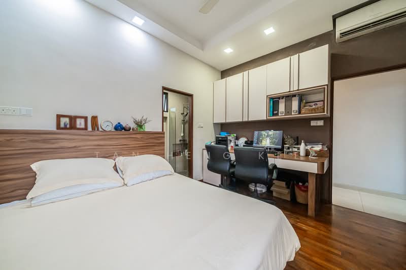 Eastern Lagoon II, 202 Upper East Coast Road, 3 Bedrooms, 1,378 sqft, Condominium For Sale, by Tan Heng Kee, 500158432 - Master Room - PropertyGuru.com.sg