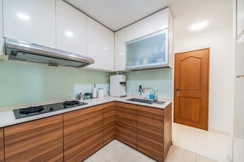 Eastern Lagoon II, 202 Upper East Coast Road, 3 Bedrooms, 1,378 sqft, Condominium For Sale, by Tan Heng Kee, 500158432 - Kitchen - PropertyGuru.com.sg