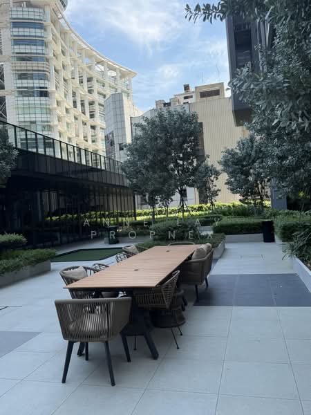 The M, 30 Middle Road, 1 Bedroom, 507 sqft, Condominium For Sale, by Anne Lay propnex, 500158441 - Exterior - PropertyGuru.com.sg