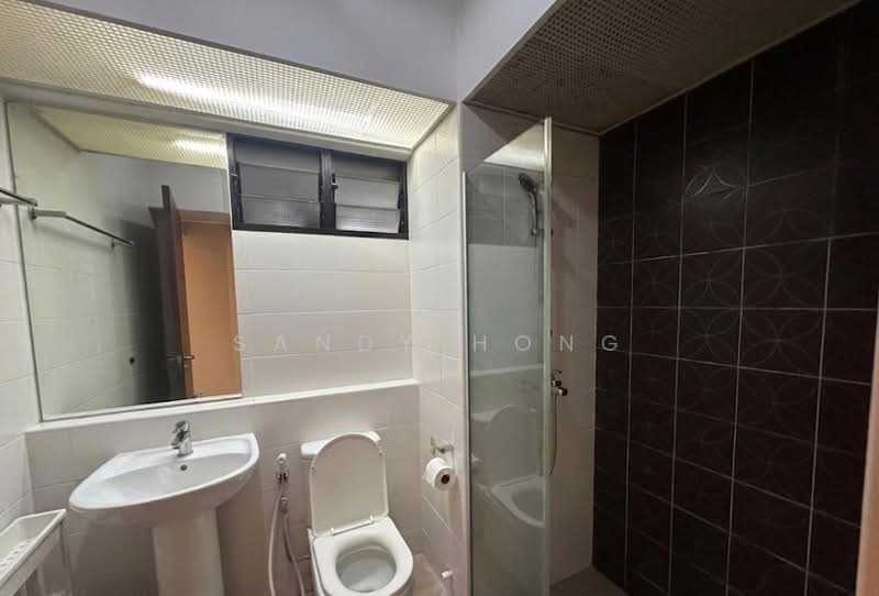 339B Kang Ching Road, 339B Kang Ching Road, 3 Bedrooms, 1,205 sqft, HDB Flat For Sale, by Sandy Hong, 500158446 - Bathroom - PropertyGuru.com.sg