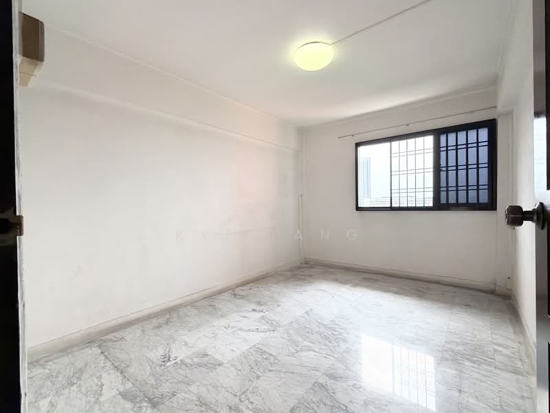 333 Clementi Avenue 2, 333 Clementi Avenue 2, 3 Bedrooms, 990 sqft, HDB Flat For Sale, by Kye Tang, 500158450 - Common Bedroom 2 - PropertyGuru.com.sg