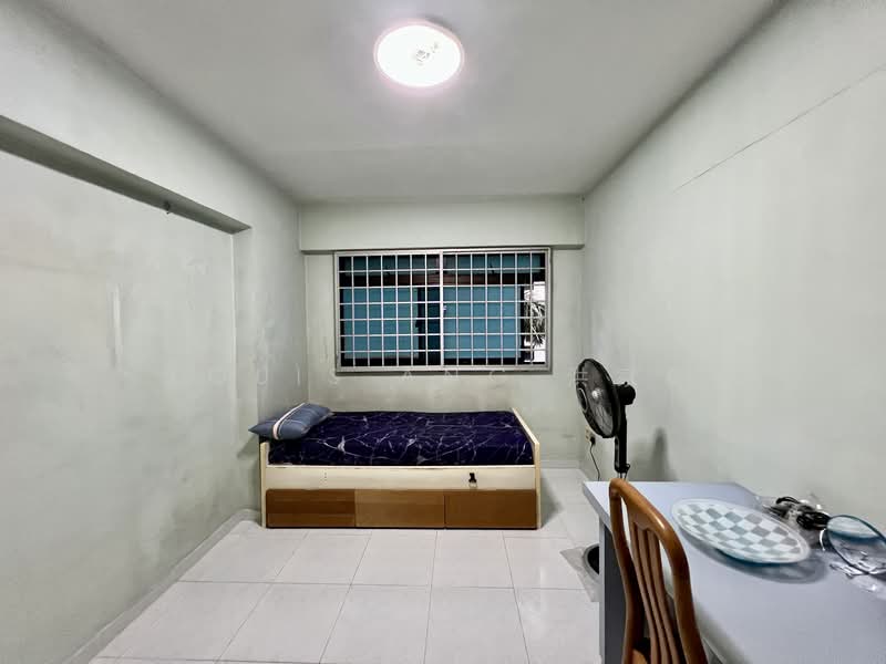 691A Choa Chu Kang Crescent, 691A Choa Chu Kang Crescent, Room Rental, 100 sqft, HDB Flat For Rent, by Louis Ang 洪家豪, 500158451 - Bedroom - PropertyGuru.com.sg