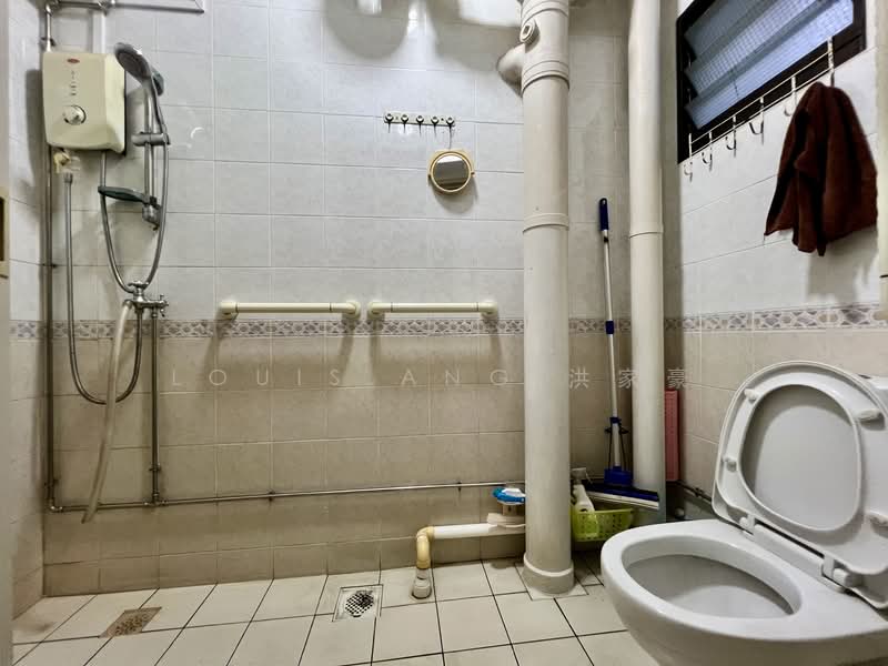 691A Choa Chu Kang Crescent, 691A Choa Chu Kang Crescent, Room Rental, 100 sqft, HDB Flat For Rent, by Louis Ang 洪家豪, 500158451 - Bathroom - PropertyGuru.com.sg