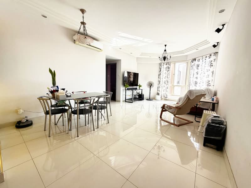 Castle Green, 483 Yio Chu Kang Road, 2 Bedrooms, 947 sqft, Condominium For Sale, by Henry Ang, 500158453 - Dining room - PropertyGuru.com.sg