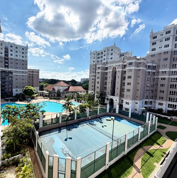 Castle Green, 483 Yio Chu Kang Road, 2 Bedrooms, 947 sqft, Condominium For Sale, by Henry Ang, 500158453 - Pool view - PropertyGuru.com.sg