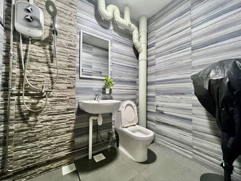 233 Choa Chu Kang Central, 233 Choa Chu Kang Central, Room Rental, 110 sqft, HDB Flat For Rent, by Louis Ang 洪家豪, 500158457 - Bathroom - PropertyGuru.com.sg