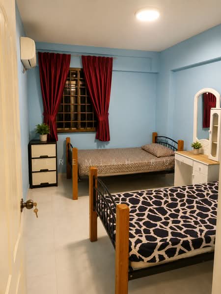 344 Woodlands Street 32, 344 Woodlands Street 32, 3 Bedrooms, 904 sqft, HDB Flat For Sale, by Jeremiah Buy, 500158461 - Bedroom - PropertyGuru.com.sg